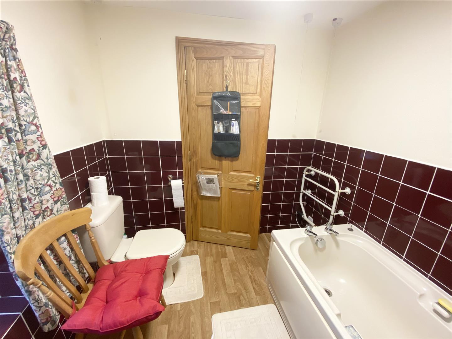 EN SUITE BATHROOM